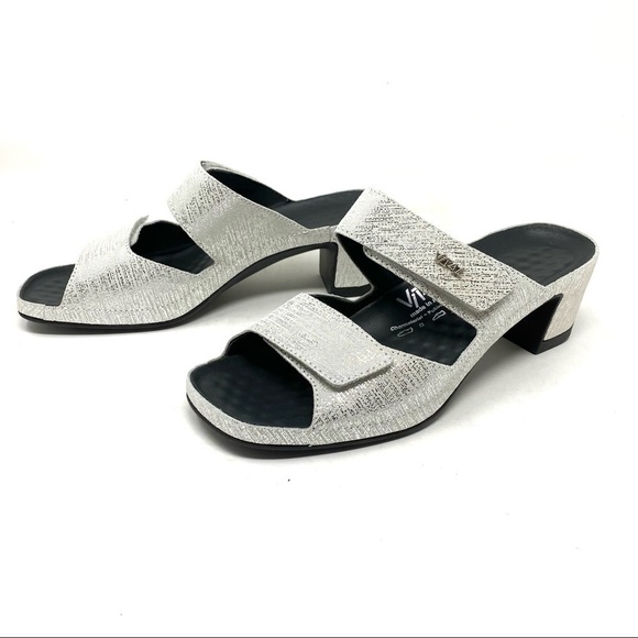 Vital Shoes tor silber mules in silver - Picture 2 of 13